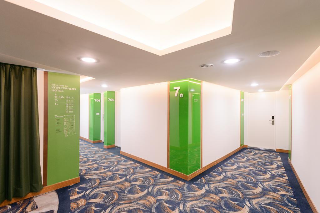 Kiwi-Taichung Station Branch 1 Hotel Buitenkant foto