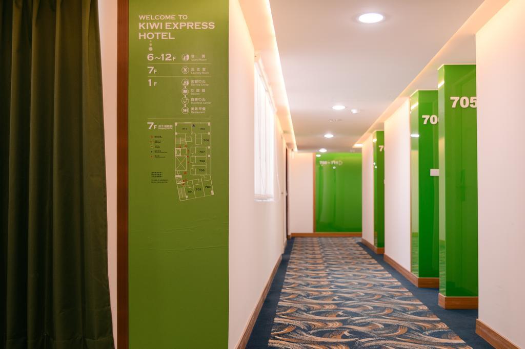 Kiwi-Taichung Station Branch 1 Hotel Buitenkant foto