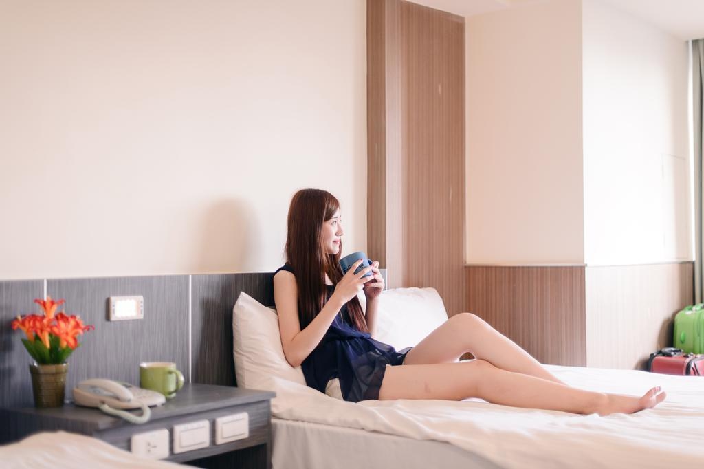 Kiwi-Taichung Station Branch 1 Hotel Buitenkant foto