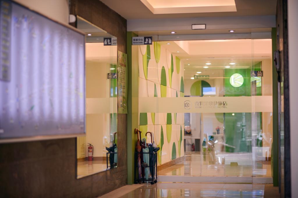 Kiwi-Taichung Station Branch 1 Hotel Buitenkant foto