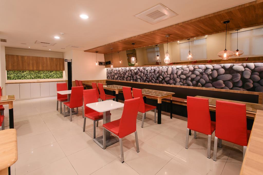 Kiwi-Taichung Station Branch 1 Hotel Buitenkant foto